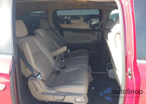 2022 Honda Odyssey Touring z USA, uszkodzony, nr VIN 5FNRL6H82NB018231